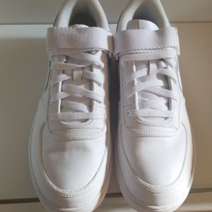 Men's NWT White Nike Sneaks